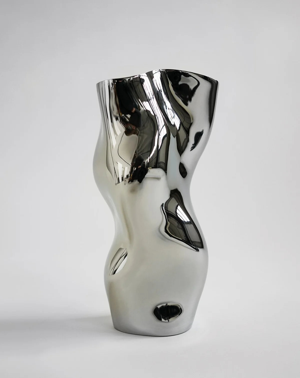 Ostrea 25 Vase - Titanium