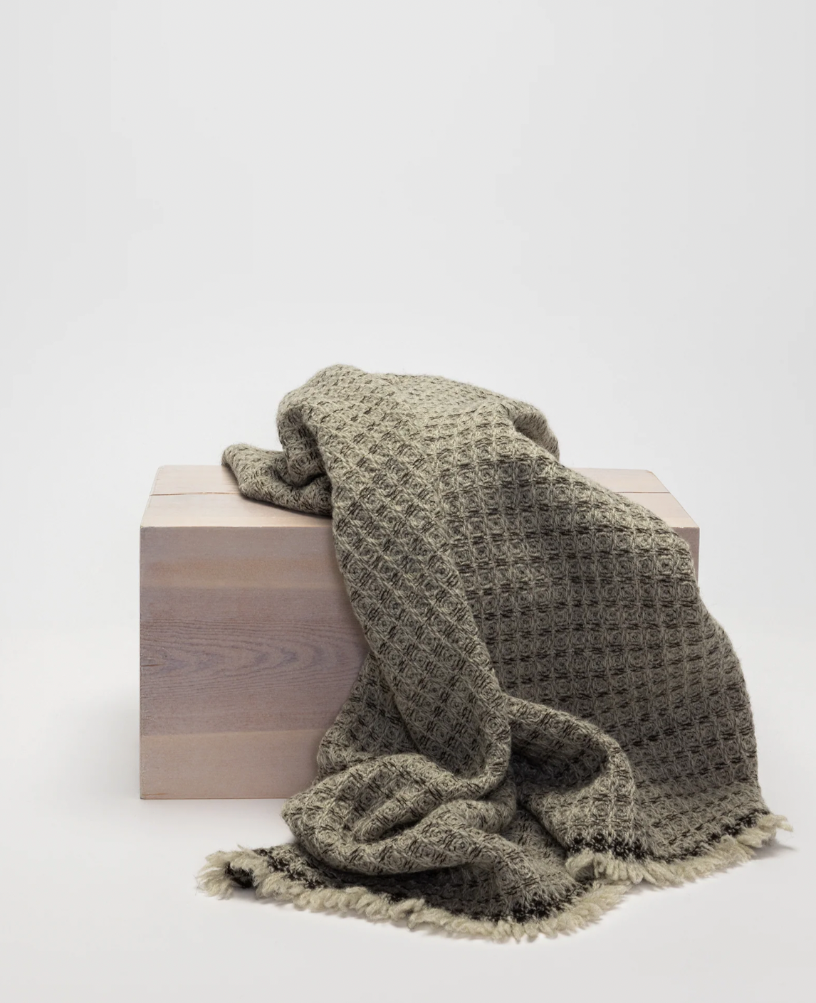 Mega Waffle Blanket in Beige/Brown