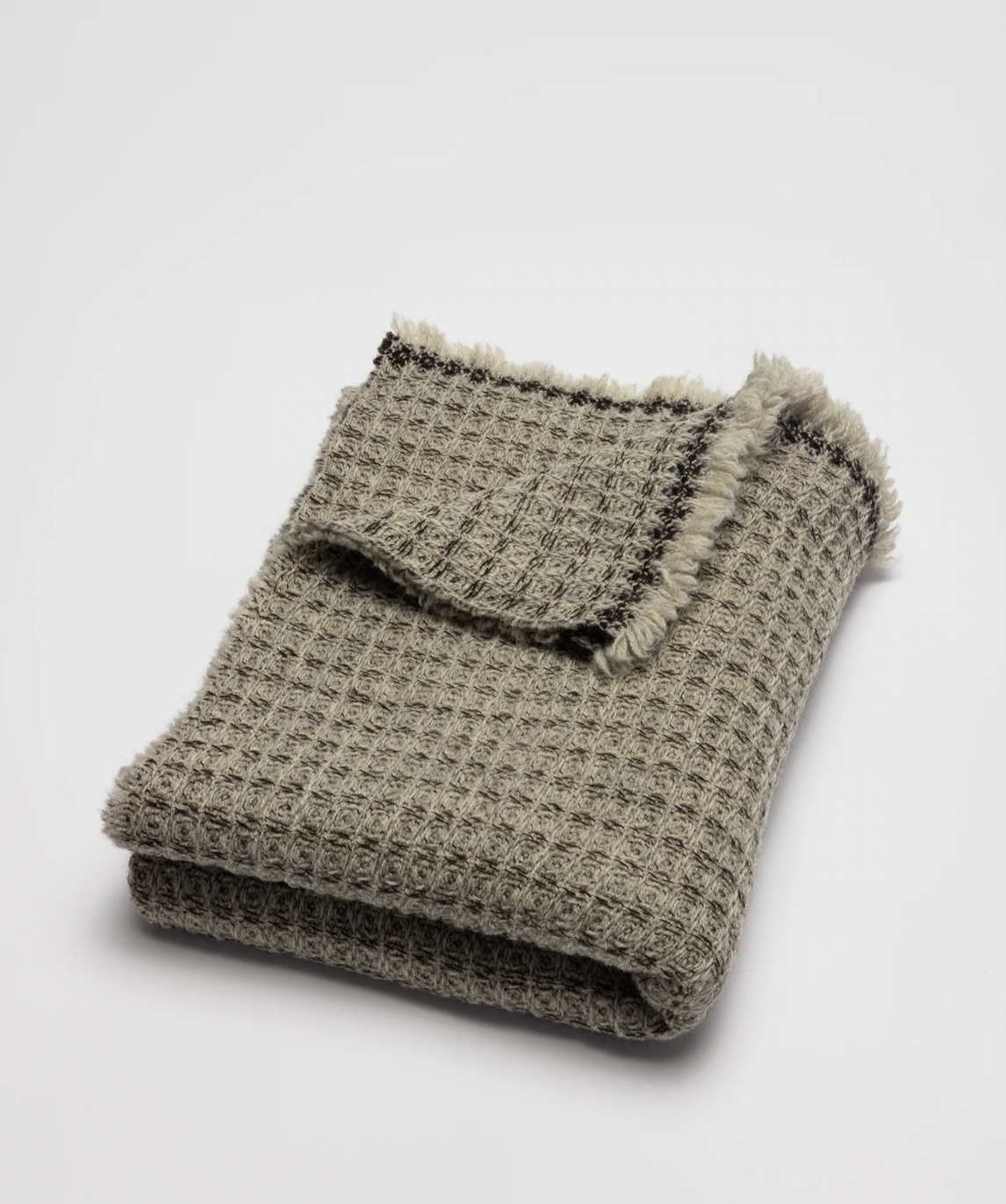 Mega Waffle Blanket in Beige/Brown