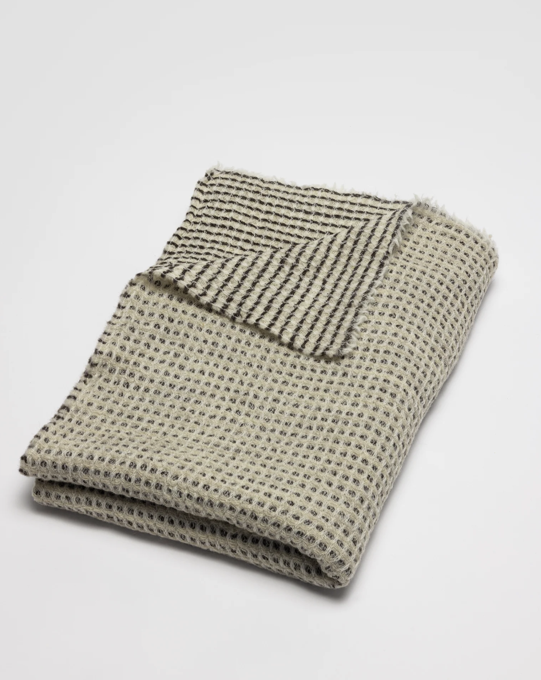 Jumbo Waffle Blanket in Beige Brown