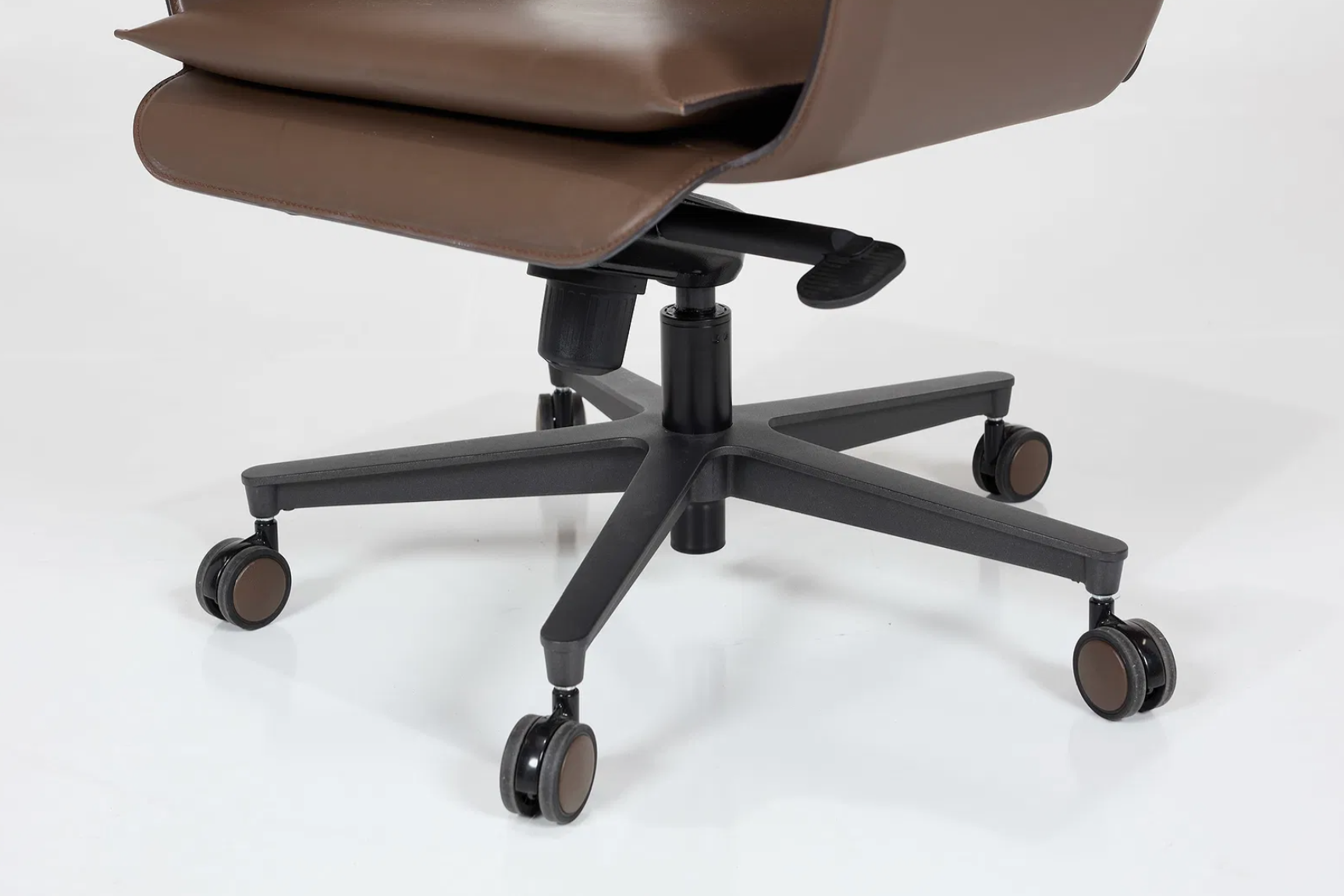 Luca Scacchetti, 'Wing' Executive Chair