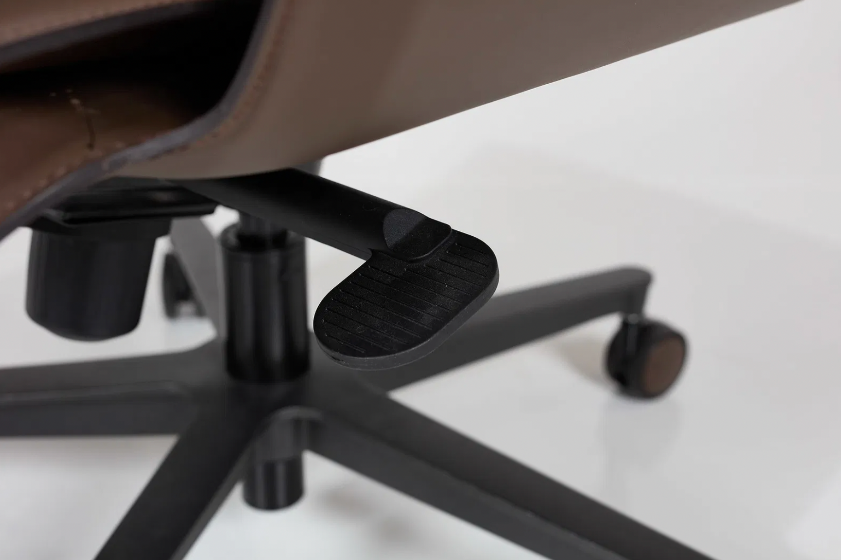 Luca Scacchetti, 'Wing' Executive Chair