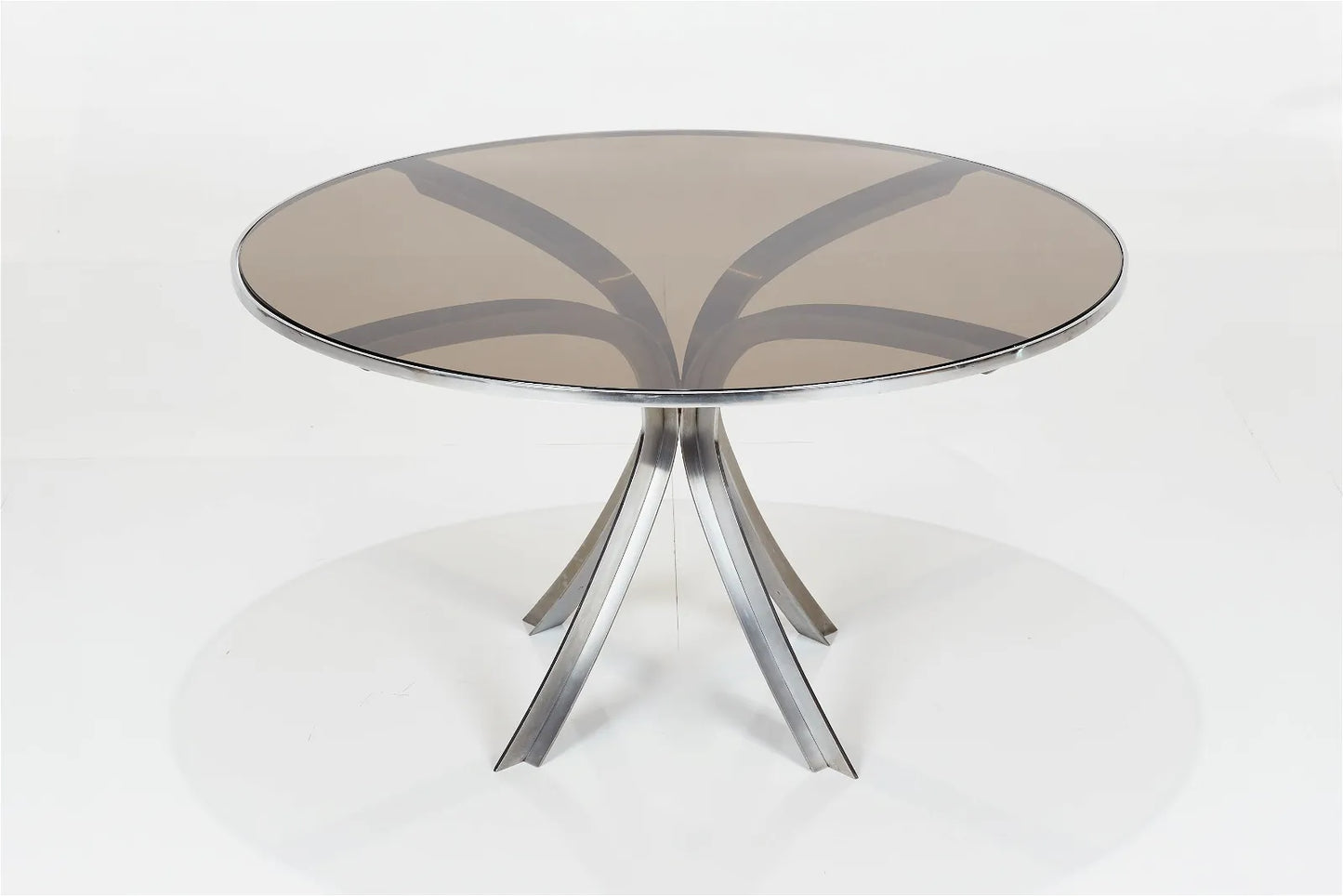 Xavier Feal Round Dining Table